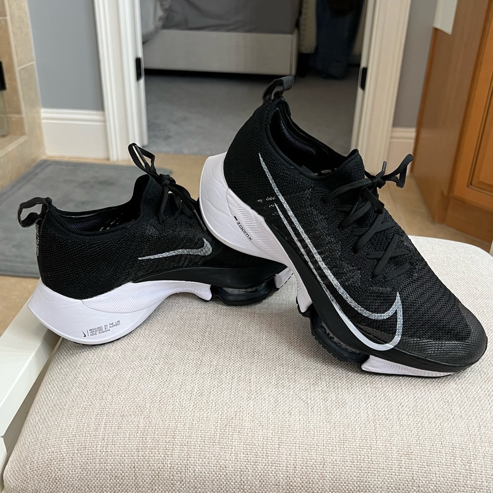 Nike Air Zoom Tempo size 9